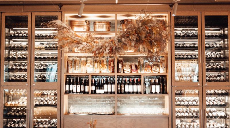 Perché è importante avere una cantinetta per conservare il vino? 1