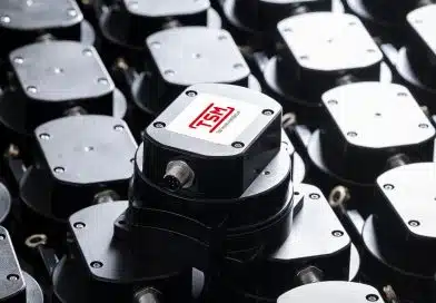 Monitoraggio dell’inclinazione nei veicoli industriali: come i sensori migliorano la sicurezza e l’efficienza operativa