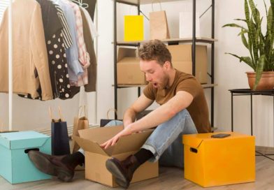 Traslocare scarpe e vestiti: Come organizzare i pacchi